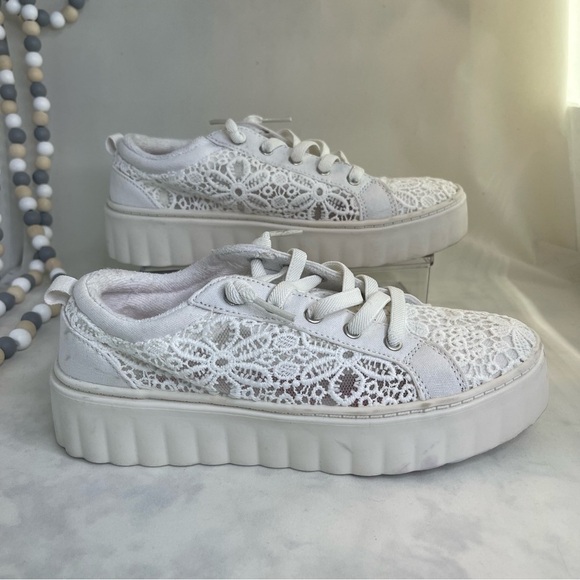 Roxy Sheilahh White floral Lace Low-Top Sneakers size 6.5 - Picture 8 of 10